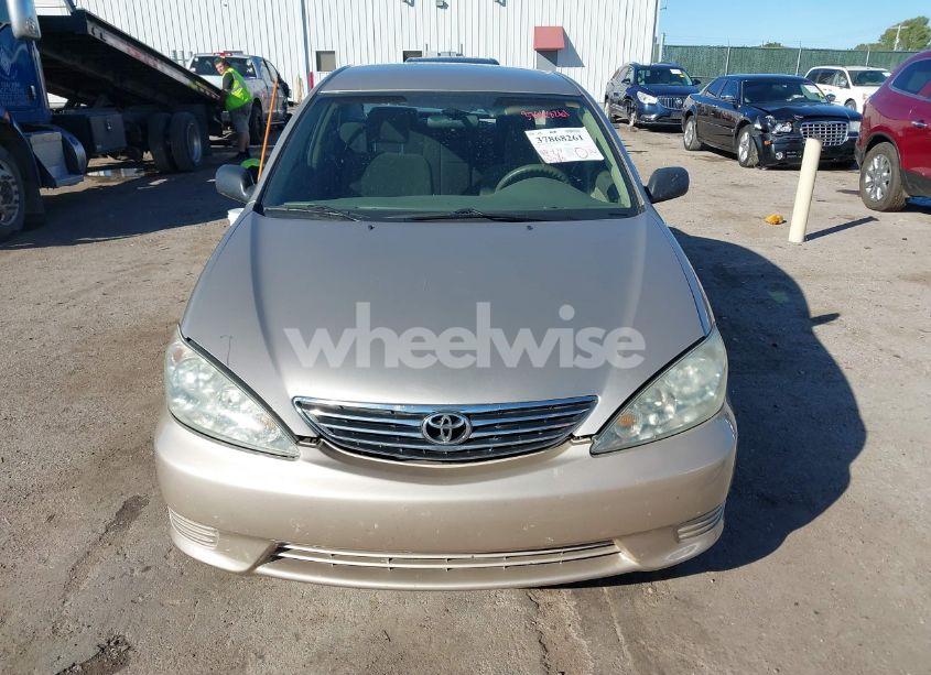 Photo 12 of 2005 Toyota Camry STD (VIN 4T1BE32K65U631258)