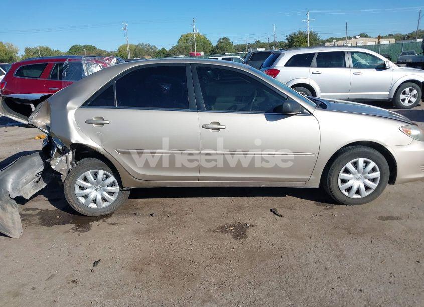 Photo 13 of 2005 Toyota Camry STD (VIN 4T1BE32K65U631258)
