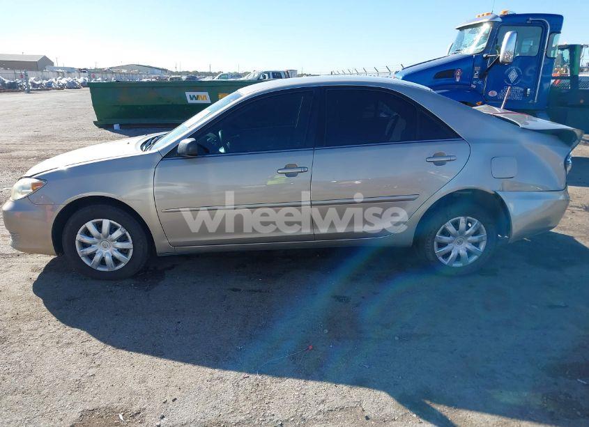 Photo 14 of 2005 Toyota Camry STD (VIN 4T1BE32K65U631258)