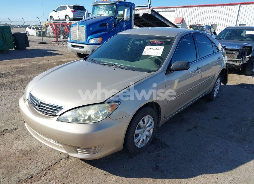 Photo 2 of 2005 Toyota Camry STD (VIN 4T1BE32K65U631258)