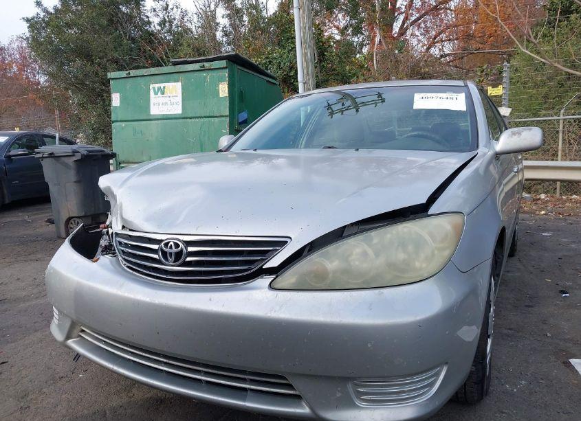 Photo 12 of 2005 Toyota Camry LE (VIN 4T1BE32K65U637805)