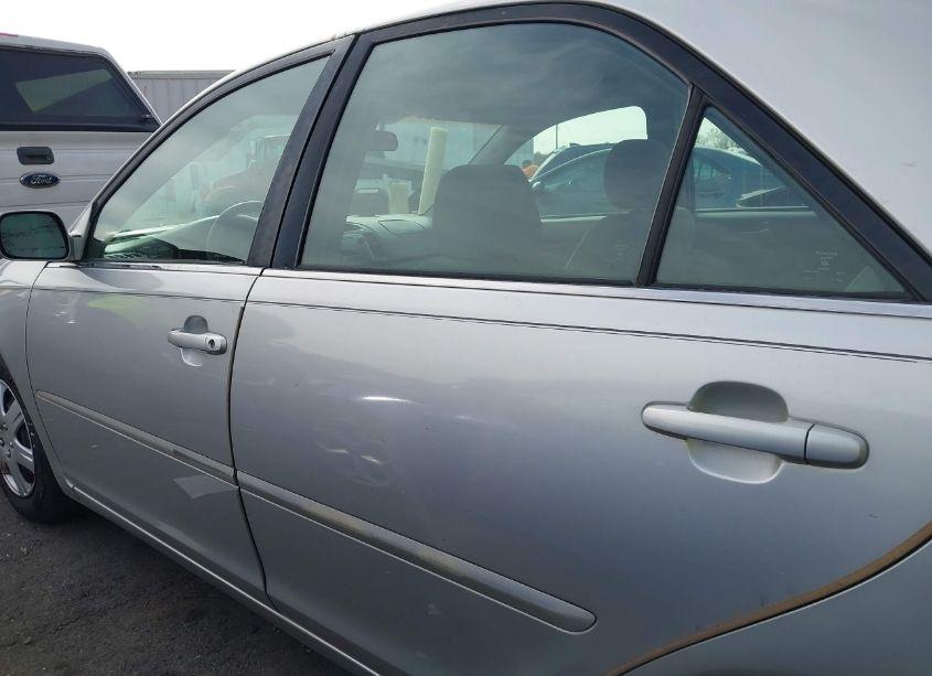 Photo 14 of 2005 Toyota Camry LE (VIN 4T1BE32K65U637805)