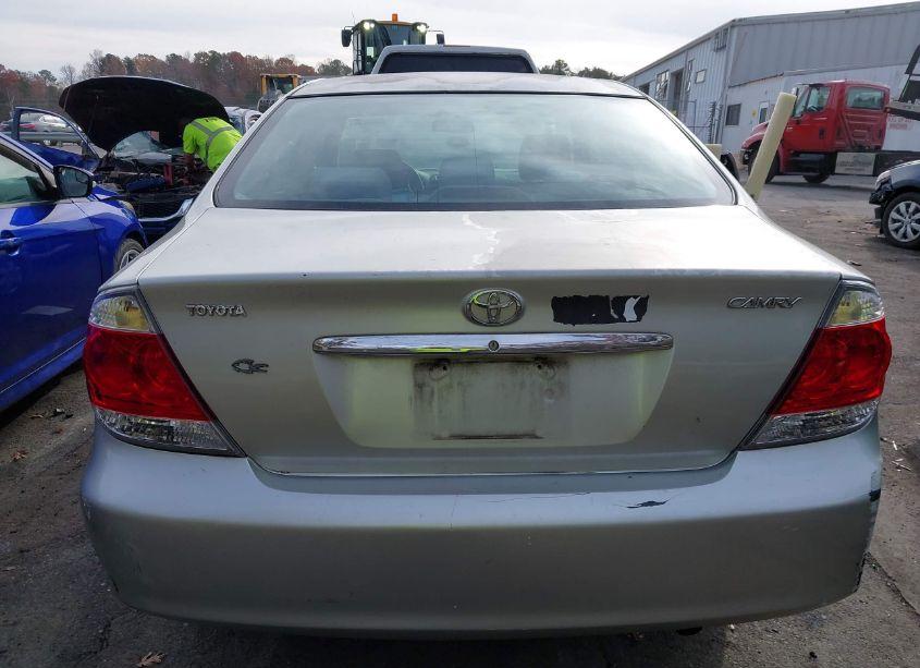 Photo 16 of 2005 Toyota Camry LE (VIN 4T1BE32K65U637805)