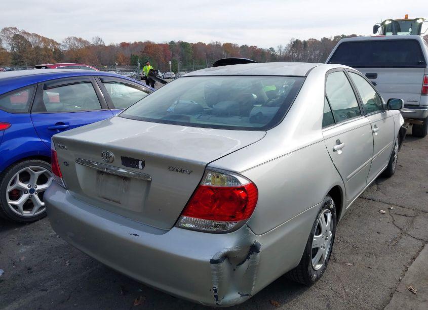 Photo 4 of 2005 Toyota Camry LE (VIN 4T1BE32K65U637805)