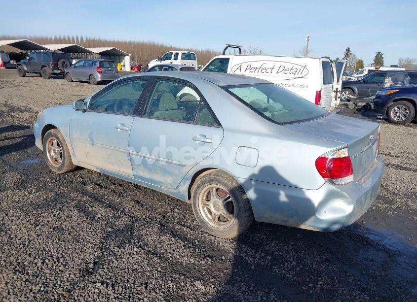Photo 3 of 2005 Toyota Camry LE (VIN 4T1BE32K65U949834)