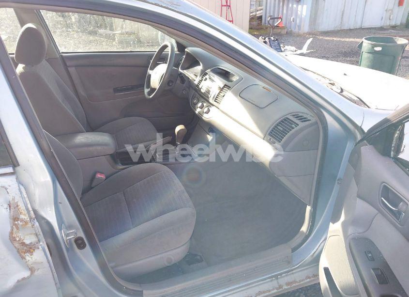 Photo 5 of 2005 Toyota Camry LE (VIN 4T1BE32K65U949834)