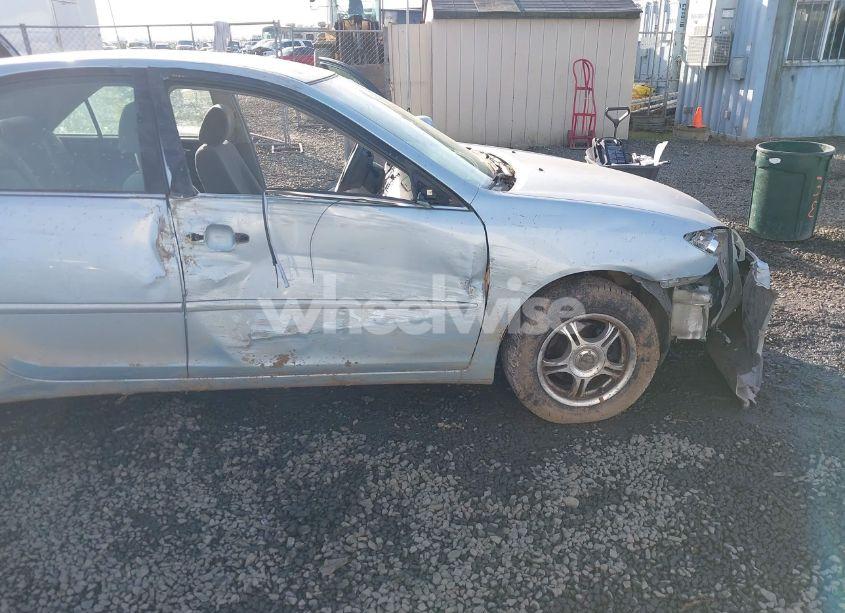 Photo 6 of 2005 Toyota Camry LE (VIN 4T1BE32K65U949834)