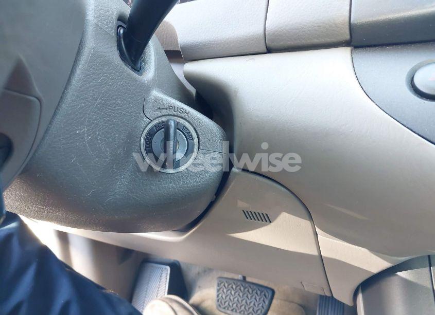 Photo 11 of 2005 Toyota Camry STD (VIN 4T1BE32K65U972644)
