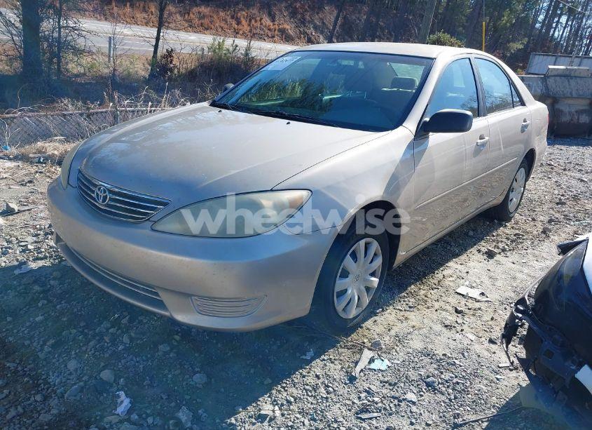 Photo 2 of 2005 Toyota Camry STD (VIN 4T1BE32K65U972644)