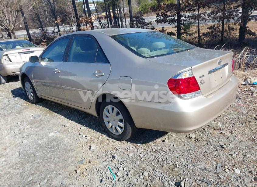 Photo 3 of 2005 Toyota Camry STD (VIN 4T1BE32K65U972644)