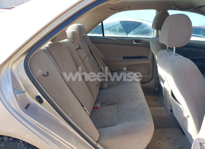 Photo 8 of 2005 Toyota Camry STD (VIN 4T1BE32K65U972644)