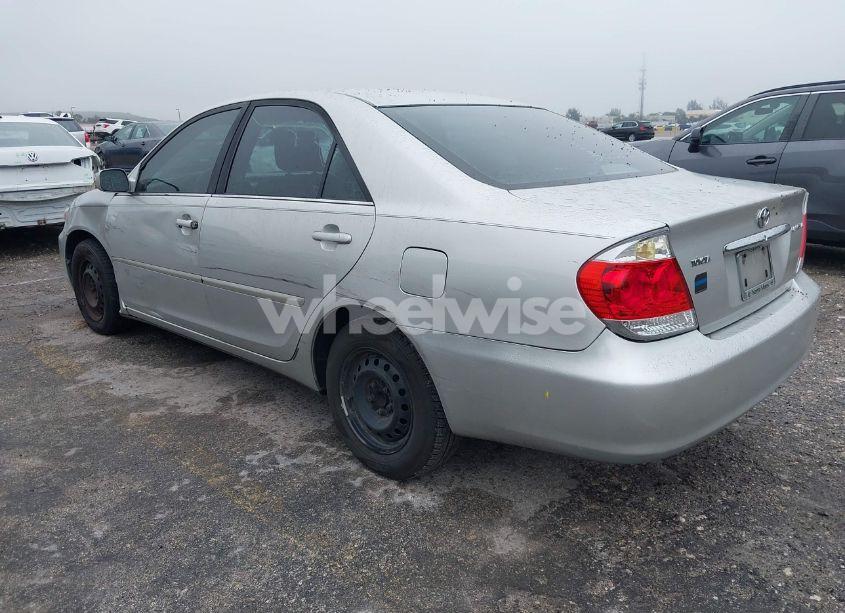 Photo 3 of 2005 Toyota Camry LE (VIN 4T1BE32K65U989539)