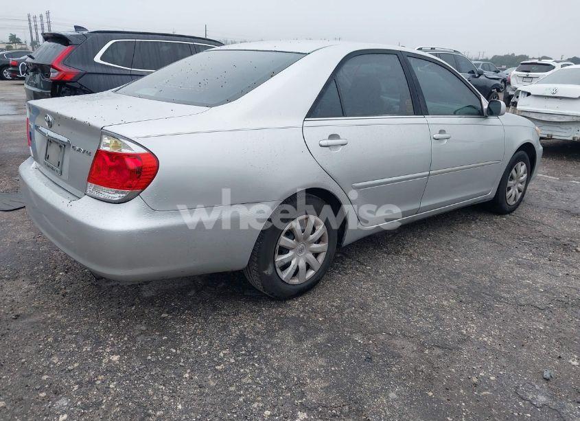 Photo 4 of 2005 Toyota Camry LE (VIN 4T1BE32K65U989539)
