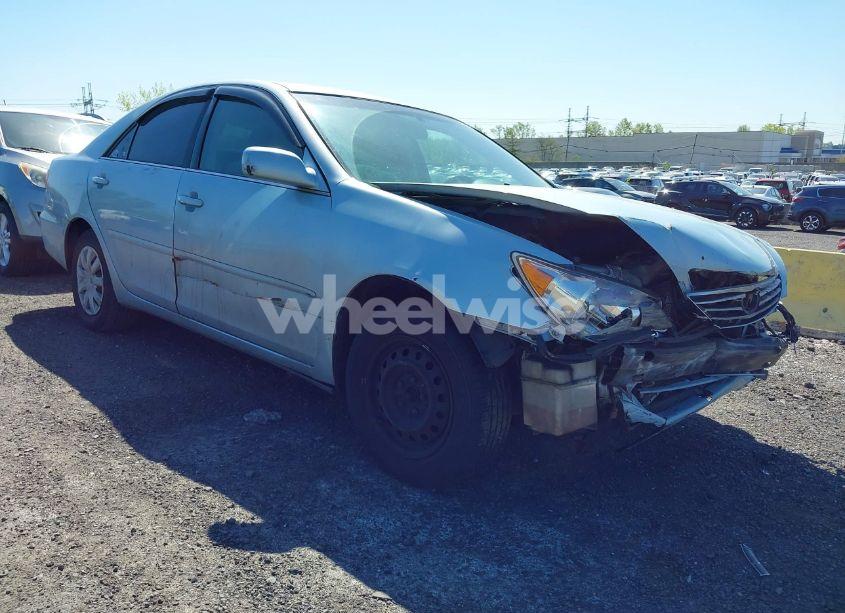 2005 Toyota Camry LE (VIN 4T1BE32K65U994854) main photo