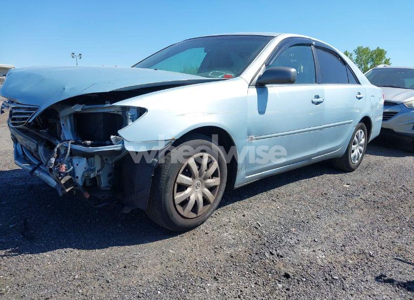 Photo 2 of 2005 Toyota Camry LE (VIN 4T1BE32K65U994854)