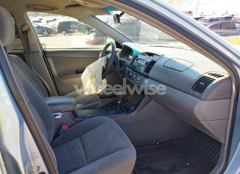 Photo 5 of 2005 Toyota Camry LE (VIN 4T1BE32K65U994854)