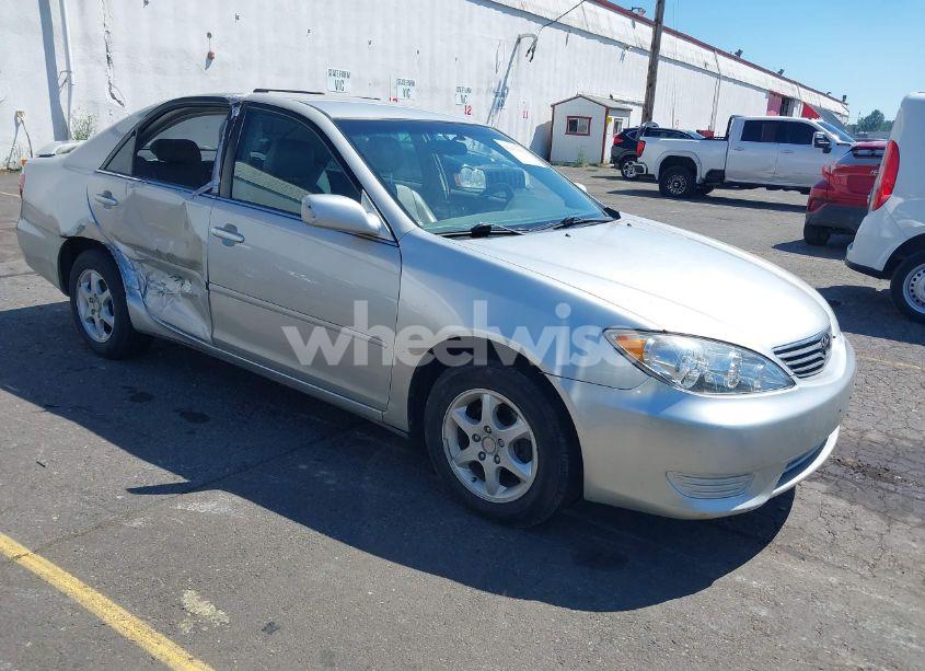 2006 Toyota Camry LE (VIN 4T1BE32K66U121154) main photo