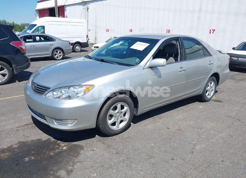 Photo 2 of 2006 Toyota Camry LE (VIN 4T1BE32K66U121154)