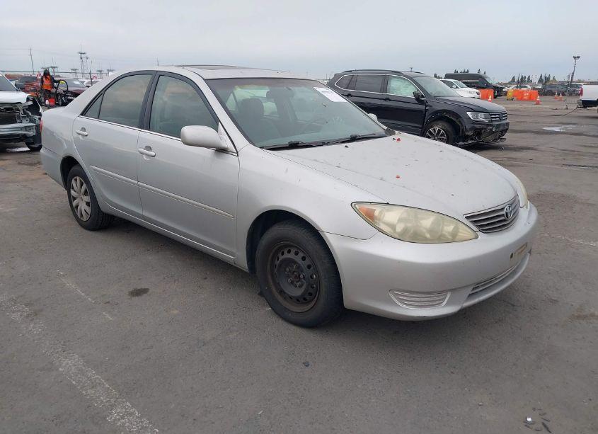 2006 Toyota Camry LE (VIN 4T1BE32K66U139895) main photo