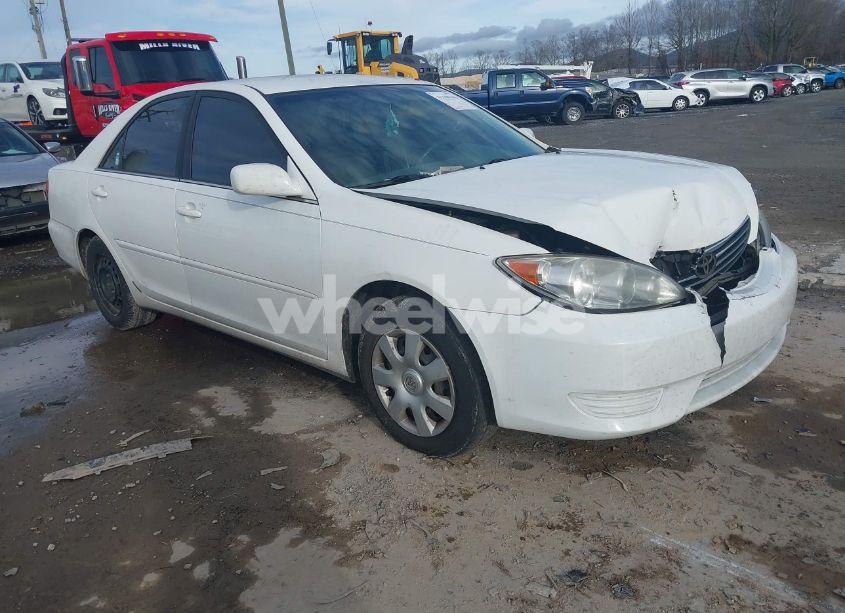 2006 Toyota Camry LE (VIN 4T1BE32K66U643945) main photo