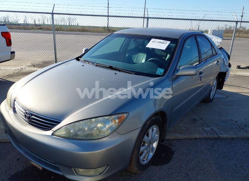 Photo 2 of 2006 Toyota Camry XLE (VIN 4T1BE32K66U675732)