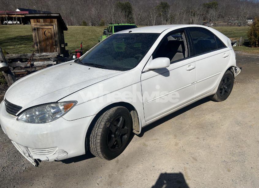 Photo 2 of 2006 Toyota Camry LE (VIN 4T1BE32K66U692174)
