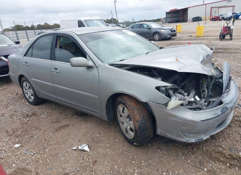 2006 Toyota Camry LE (VIN 4T1BE32K66U700659) main photo
