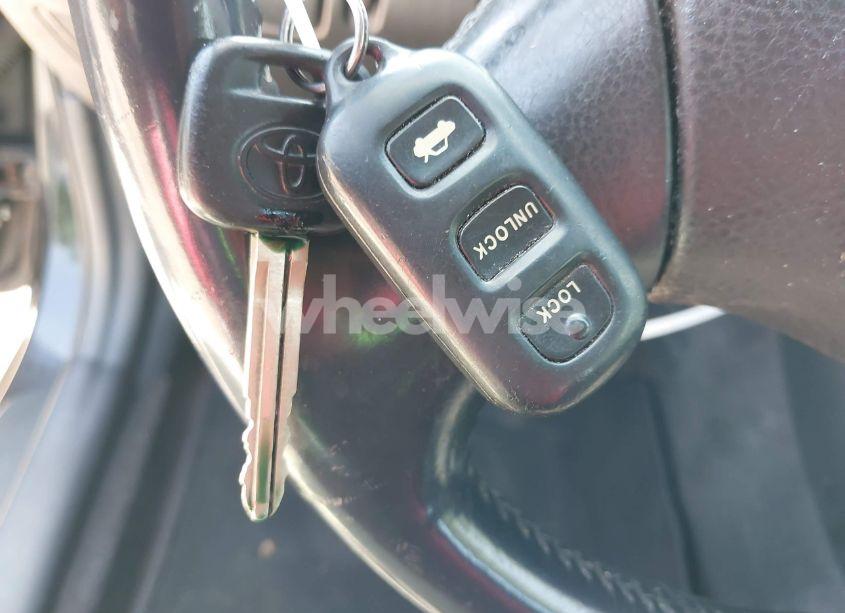 Photo 11 of 2002 Toyota Camry SE (VIN 4T1BE32K72U004323)