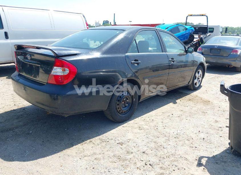 Photo 4 of 2002 Toyota Camry SE (VIN 4T1BE32K72U004323)