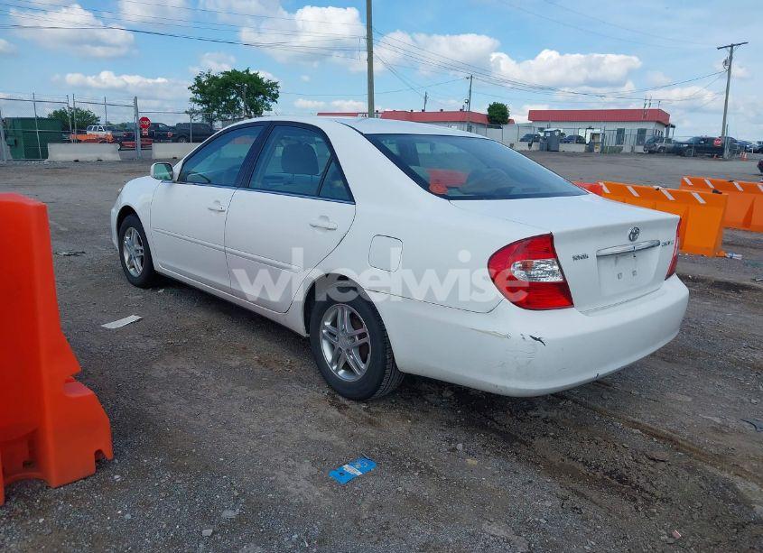 Photo 3 of 2002 Toyota Camry LE (VIN 4T1BE32K72U018464)