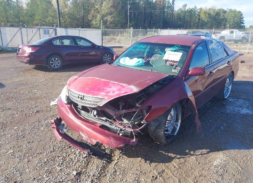 2002 Toyota Camry LE (VIN 4T1BE32K72U037600) main photo
