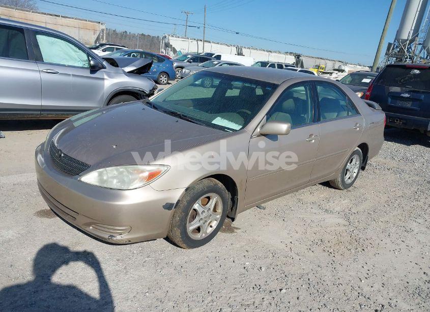 Photo 2 of 2002 Toyota Camry LE (VIN 4T1BE32K72U046149)
