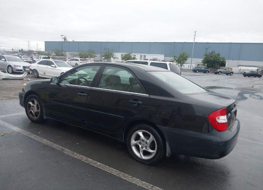 Photo 3 of 2002 Toyota Camry LE (VIN 4T1BE32K72U115597)