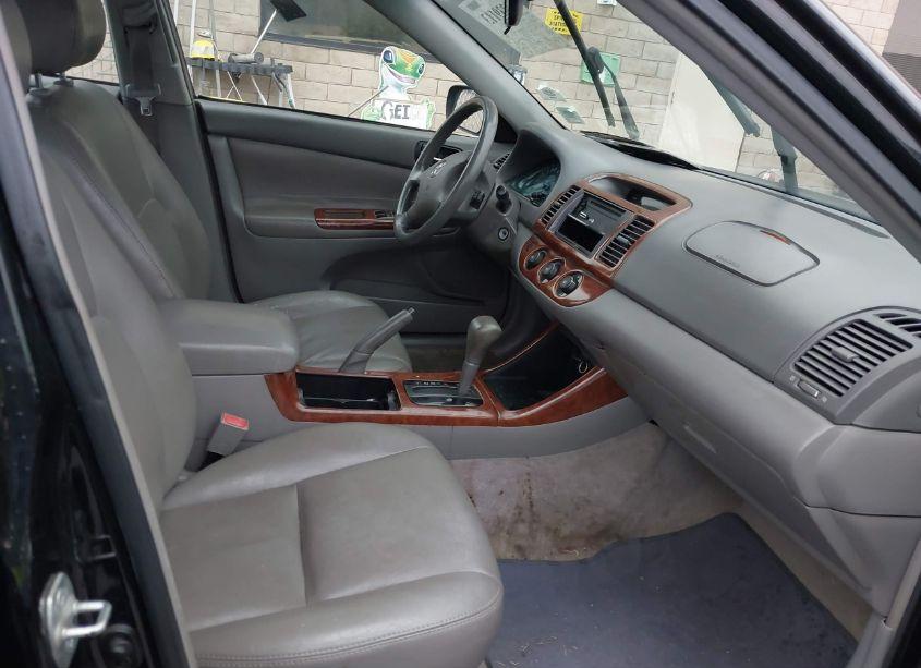 Photo 5 of 2002 Toyota Camry LE (VIN 4T1BE32K72U115597)
