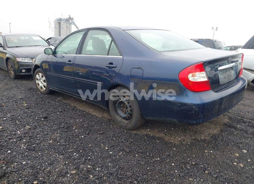 Photo 3 of 2002 Toyota Camry LE (VIN 4T1BE32K72U502618)