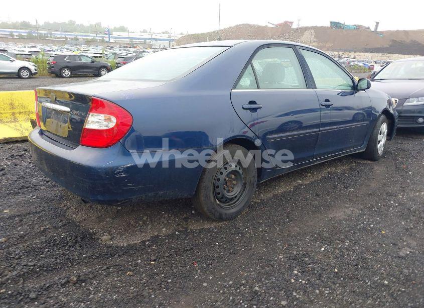 Photo 4 of 2002 Toyota Camry LE (VIN 4T1BE32K72U502618)