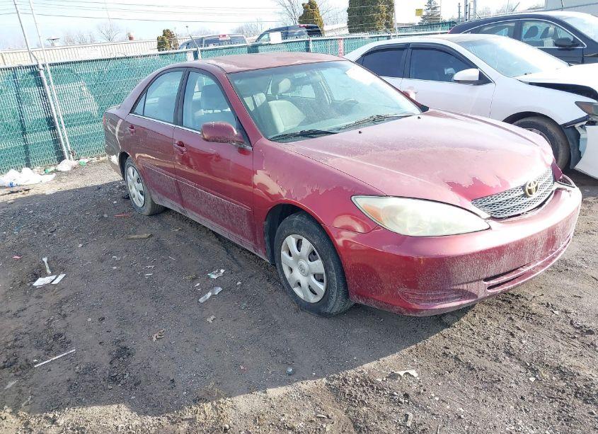 2002 Toyota Camry LE (VIN 4T1BE32K72U553620) main photo