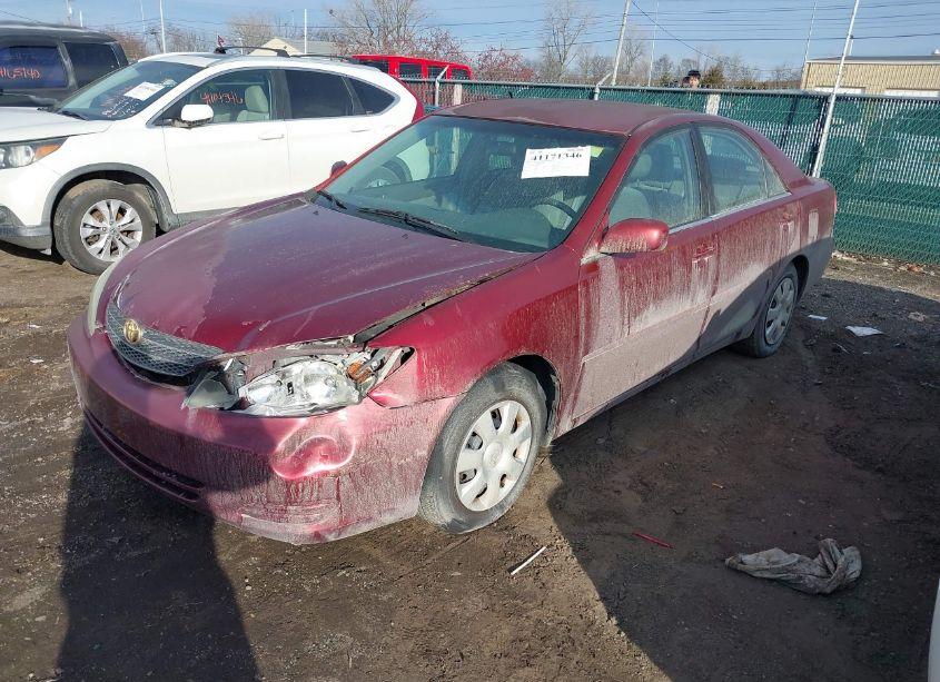Photo 2 of 2002 Toyota Camry LE (VIN 4T1BE32K72U553620)