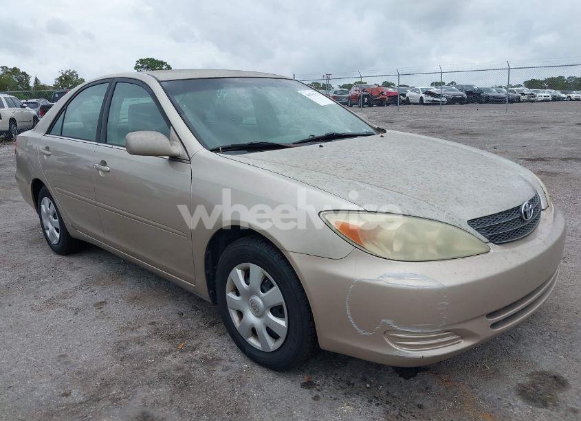 Photo 6 of 2002 Toyota Camry LE (VIN 4T1BE32K72U587489)