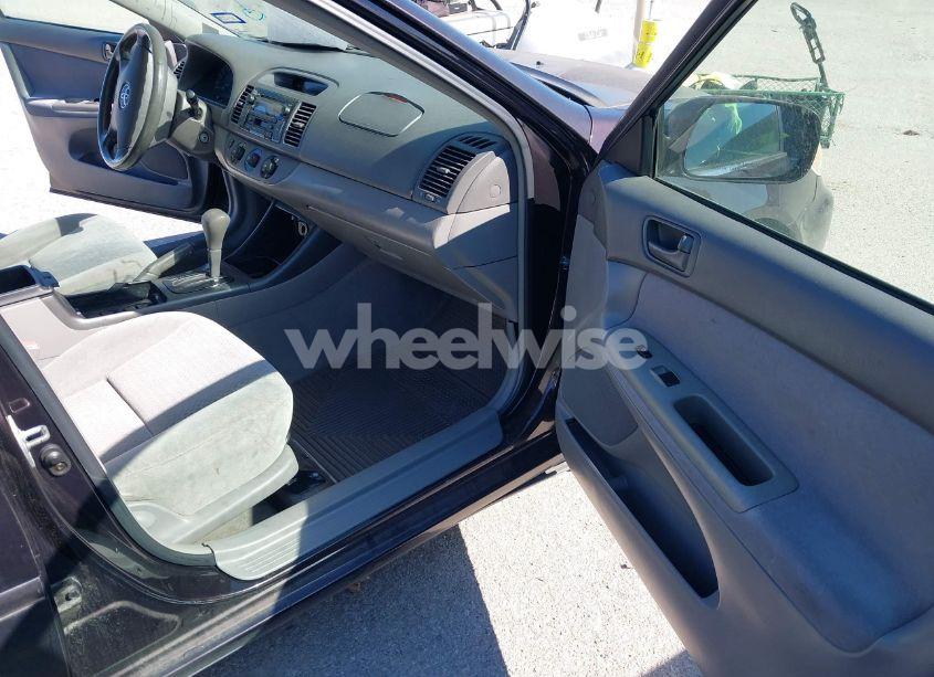 Photo 5 of 2002 Toyota Camry LE (VIN 4T1BE32K72U630826)