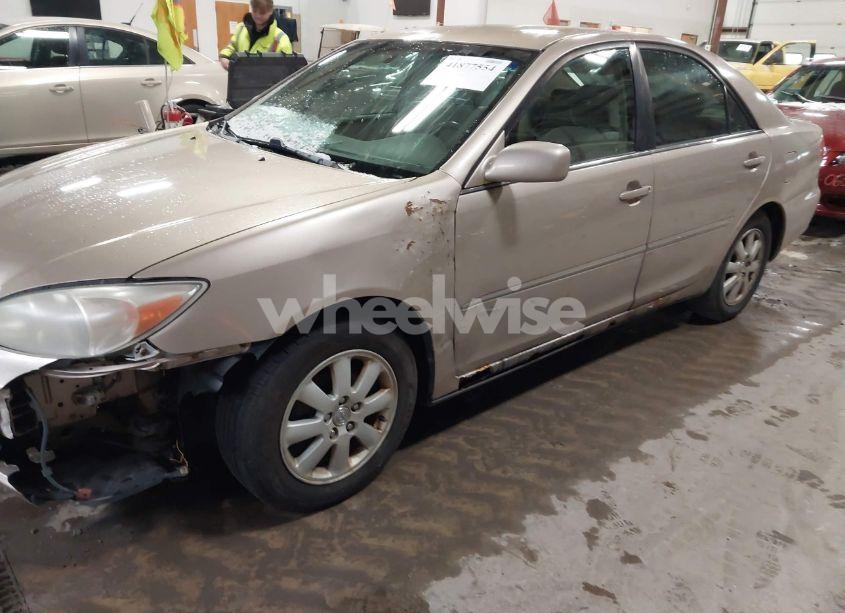 Photo 6 of 2003 Toyota Camry XLE (VIN 4T1BE32K73U136399)
