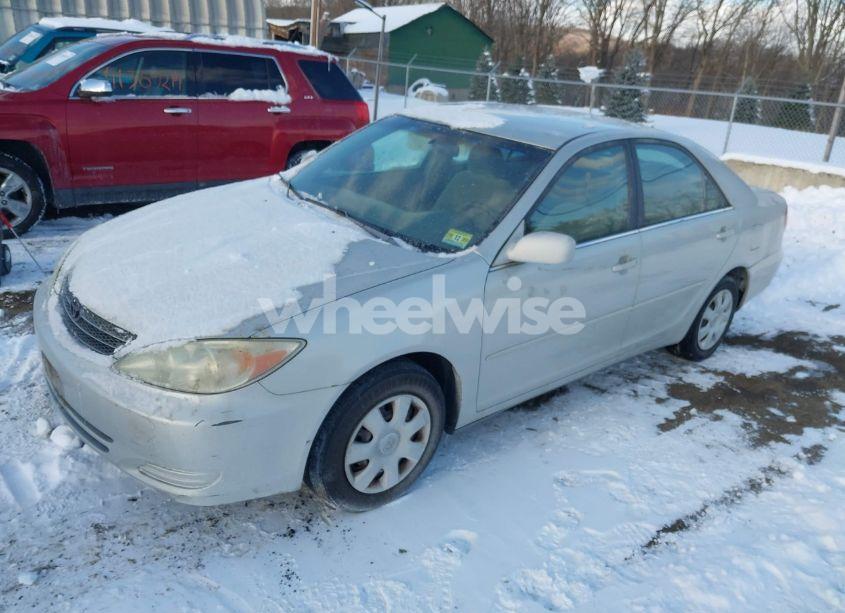 Photo 2 of 2003 Toyota Camry LE (VIN 4T1BE32K73U140341)