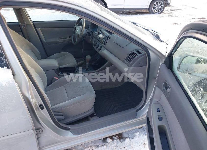 Photo 5 of 2003 Toyota Camry LE (VIN 4T1BE32K73U140341)