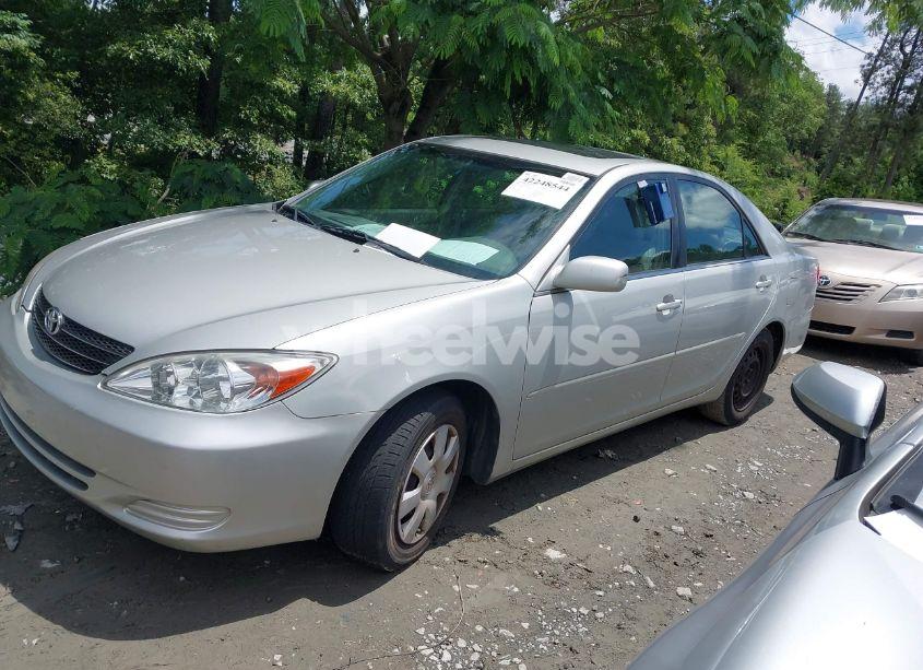 Photo 2 of 2003 Toyota Camry LE (VIN 4T1BE32K73U157902)