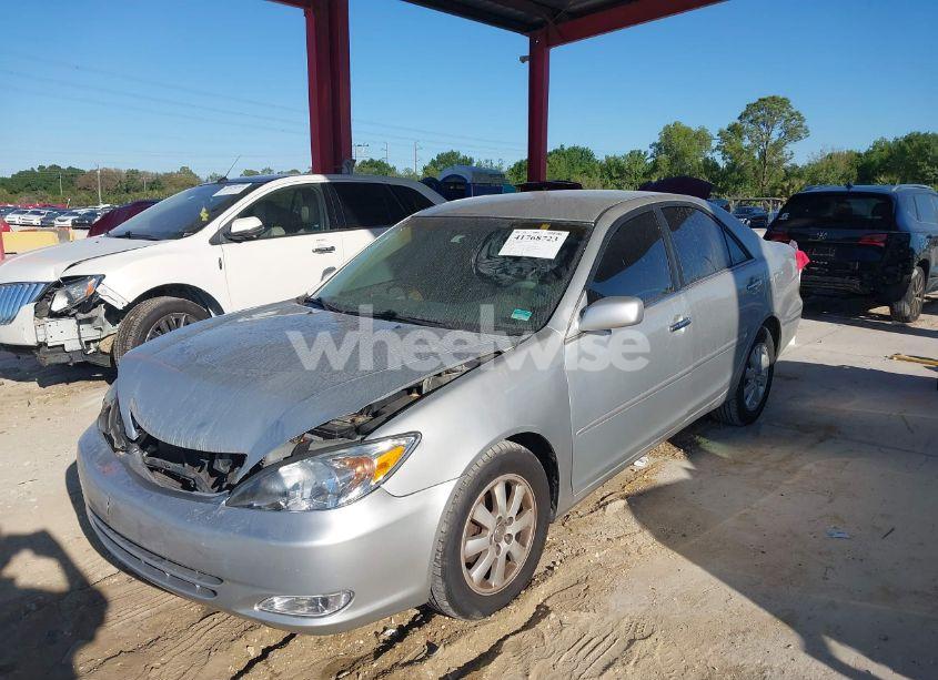 Photo 2 of 2003 Toyota Camry LE (VIN 4T1BE32K73U163330)
