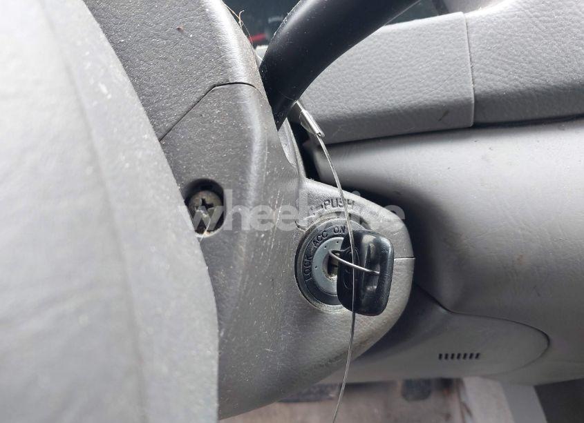 Photo 11 of 2003 Toyota Camry LE (VIN 4T1BE32K73U170228)