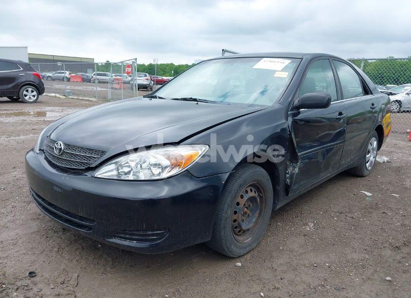 Photo 2 of 2003 Toyota Camry LE (VIN 4T1BE32K73U170228)