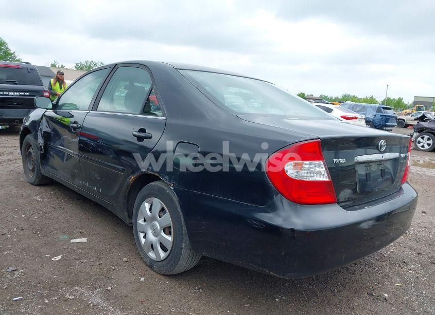 Photo 3 of 2003 Toyota Camry LE (VIN 4T1BE32K73U170228)