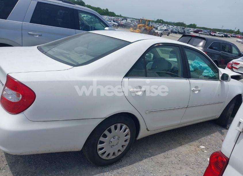 Photo 13 of 2003 Toyota Camry XLE (VIN 4T1BE32K73U170956)