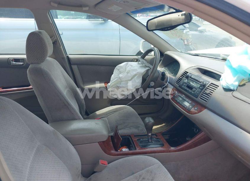 Photo 5 of 2003 Toyota Camry XLE (VIN 4T1BE32K73U170956)